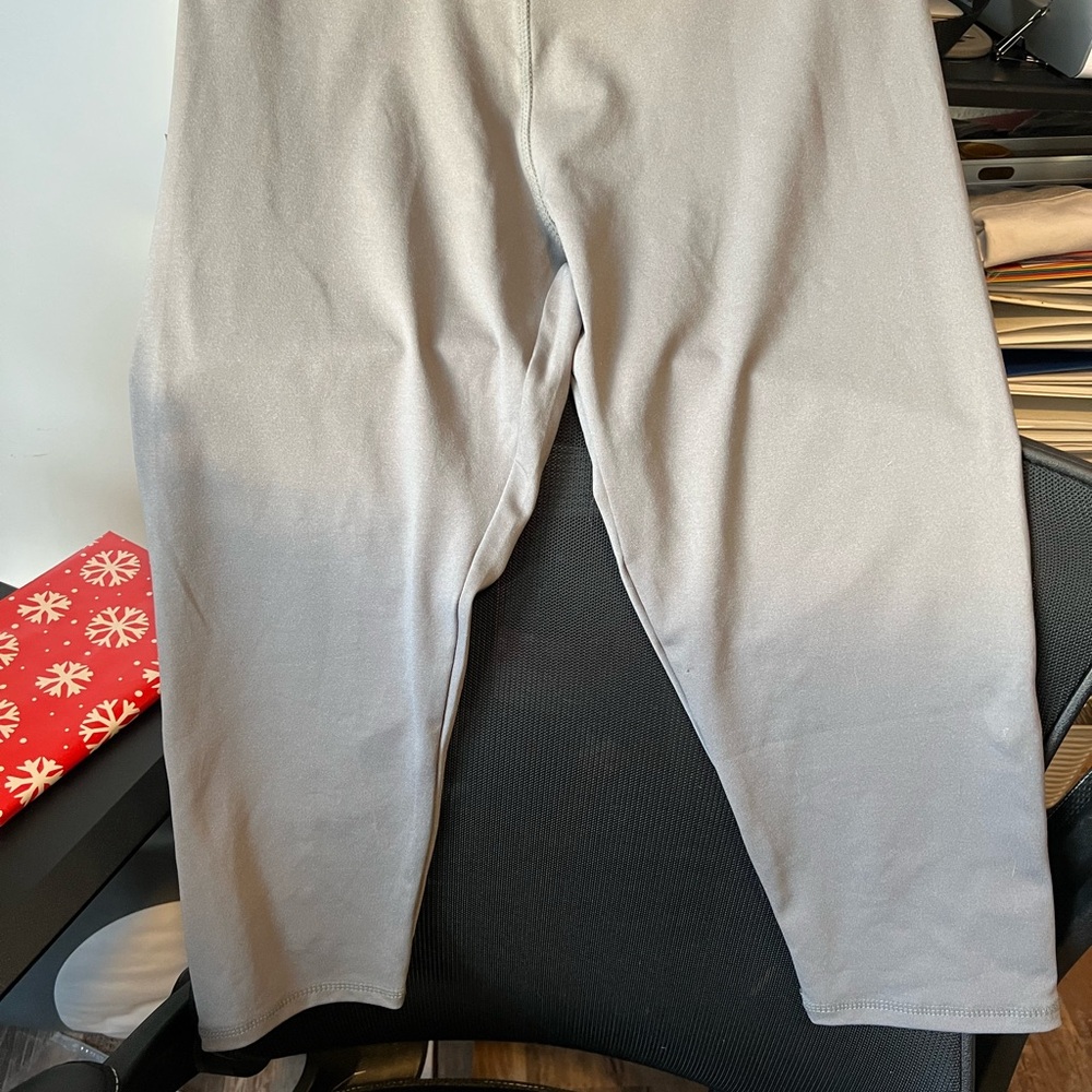 NWT Pirma athletic capri pants - XL